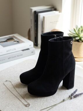 Guess GBG Suede Ankle Boots – Size 8M | Block Heel | Minimalist Chic |Black |
